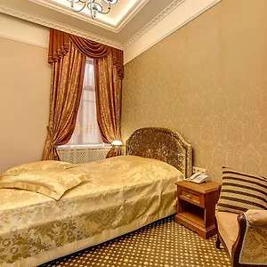 בית הארחה Guest Rooms Lomonosova 14, סנט פטרסבורג